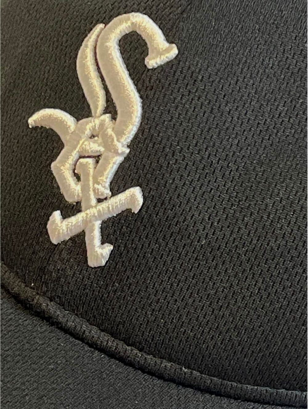 Team MLB Chicago White Sox Youth Black Baseball Cap DC Sports - Adjustable Back - Picture 2 of 6